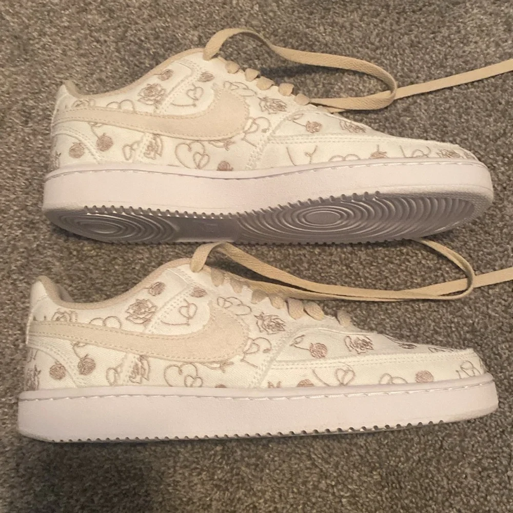 NIKE Court Vision Low Valentine’s Day Women’s Shoes 8.5